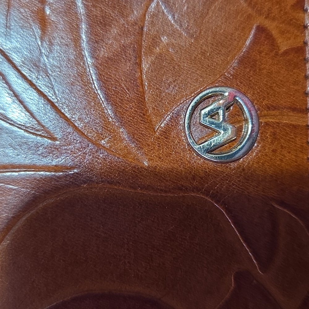 VALENTINA WALLET GREAT CONDITION - Picture 7 of 8